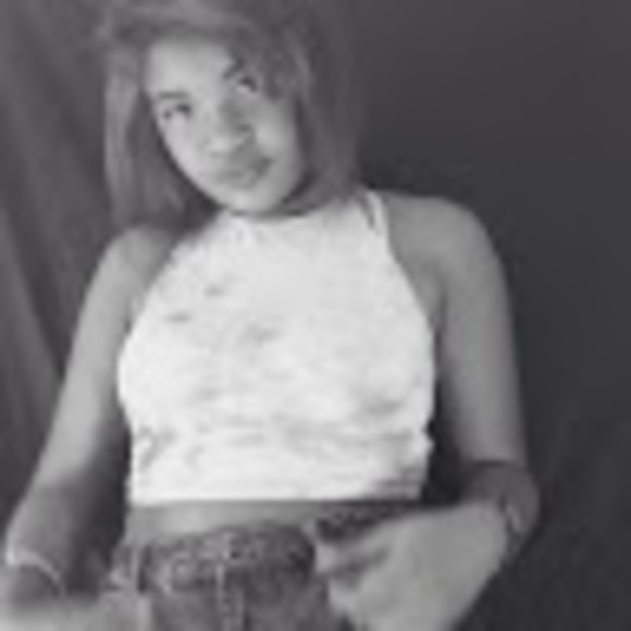 ellablack375
